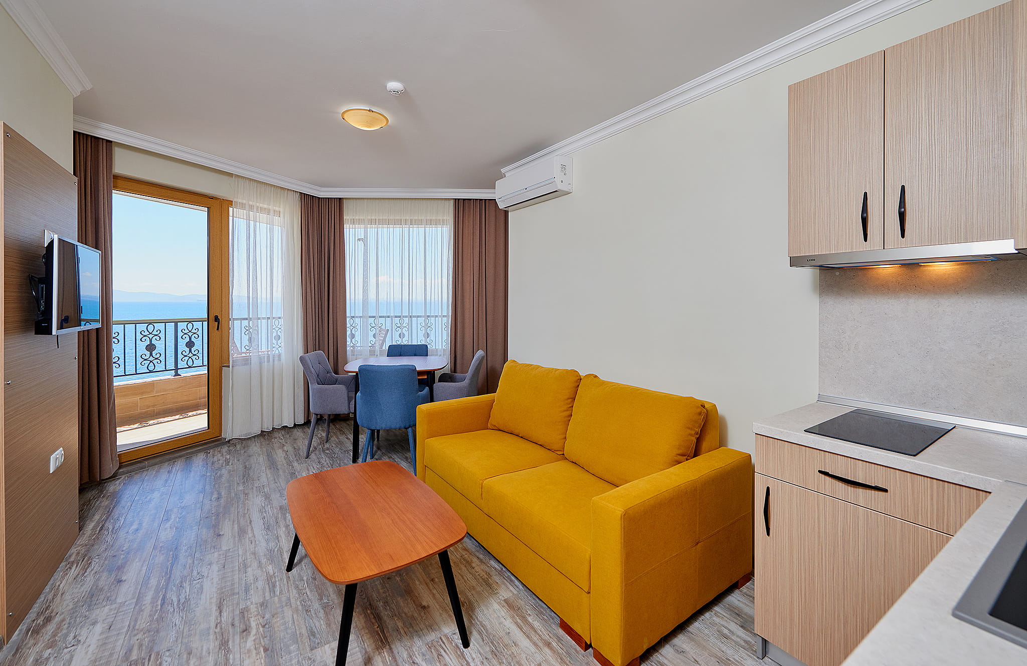 Апартамент с 2 спални в Crotiria Beach Hotel Поморие