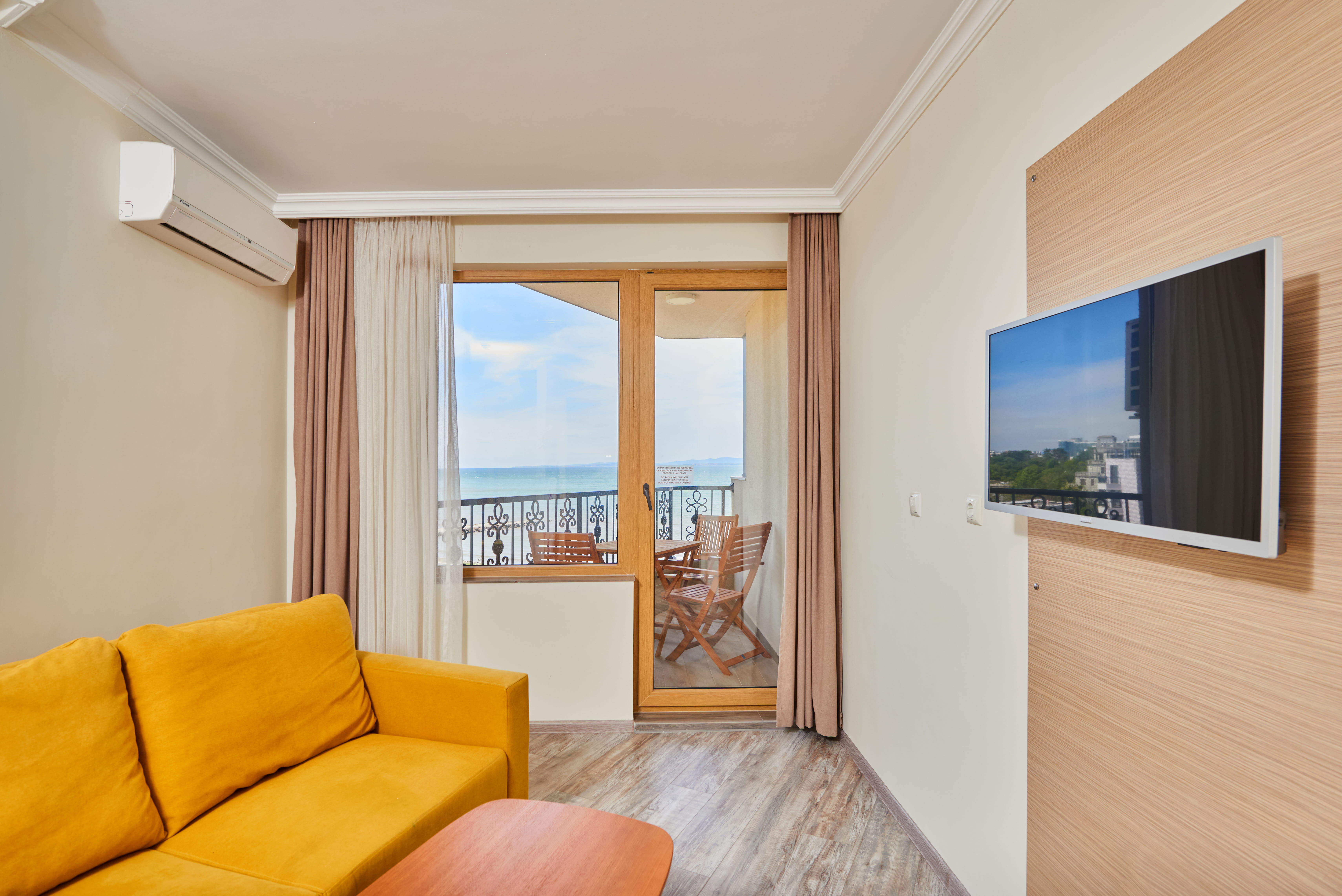 Пространство Junior в Crotiria Beach Hotel Поморие